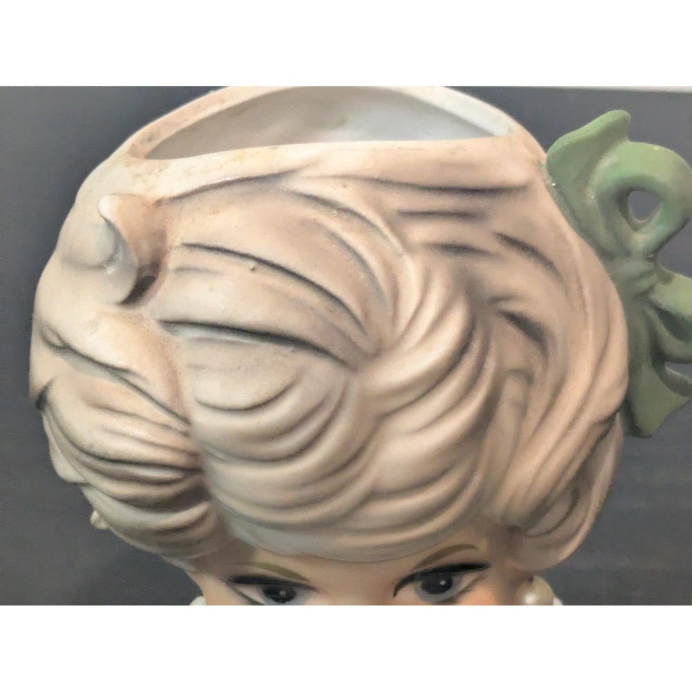 Vintage Napcoware Planter Ceramic Woman Vase Green Bow Pearl Necklace C8496 60s - Picture 5 of 11